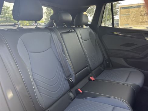 Certified 2026 Volkswagen Tiguan SE R-Line FWD image 48