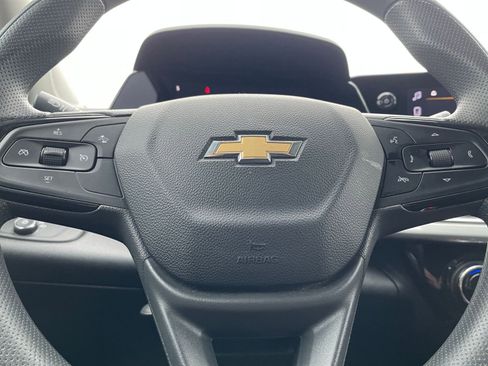 Used 2025 Chevrolet Trax LT image 27