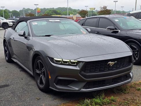 Used 2025 Ford Mustang Premium RWD image 11