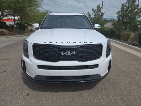 Used 2022 Kia Telluride SX w/ SX Prestige Package image 3