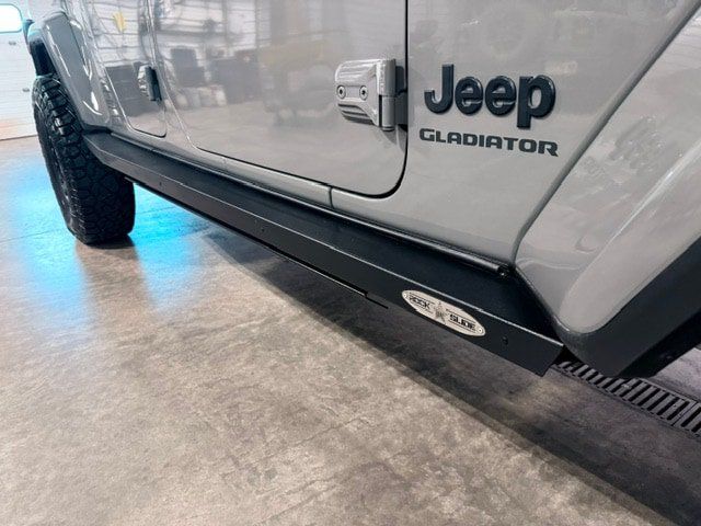 Used 2022 Jeep Gladiator Sport AWD/4WD image 6