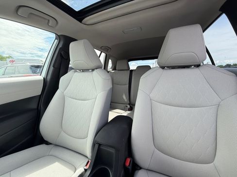 Used 2023 Toyota Corolla Cross LE w/ Moonroof Package AWD/4WD image 13