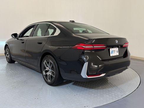 Used 2026 BMW 530i RWD image 3