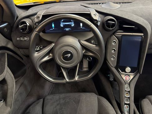 Used 2024 McLaren 750S Spider RWD image 14