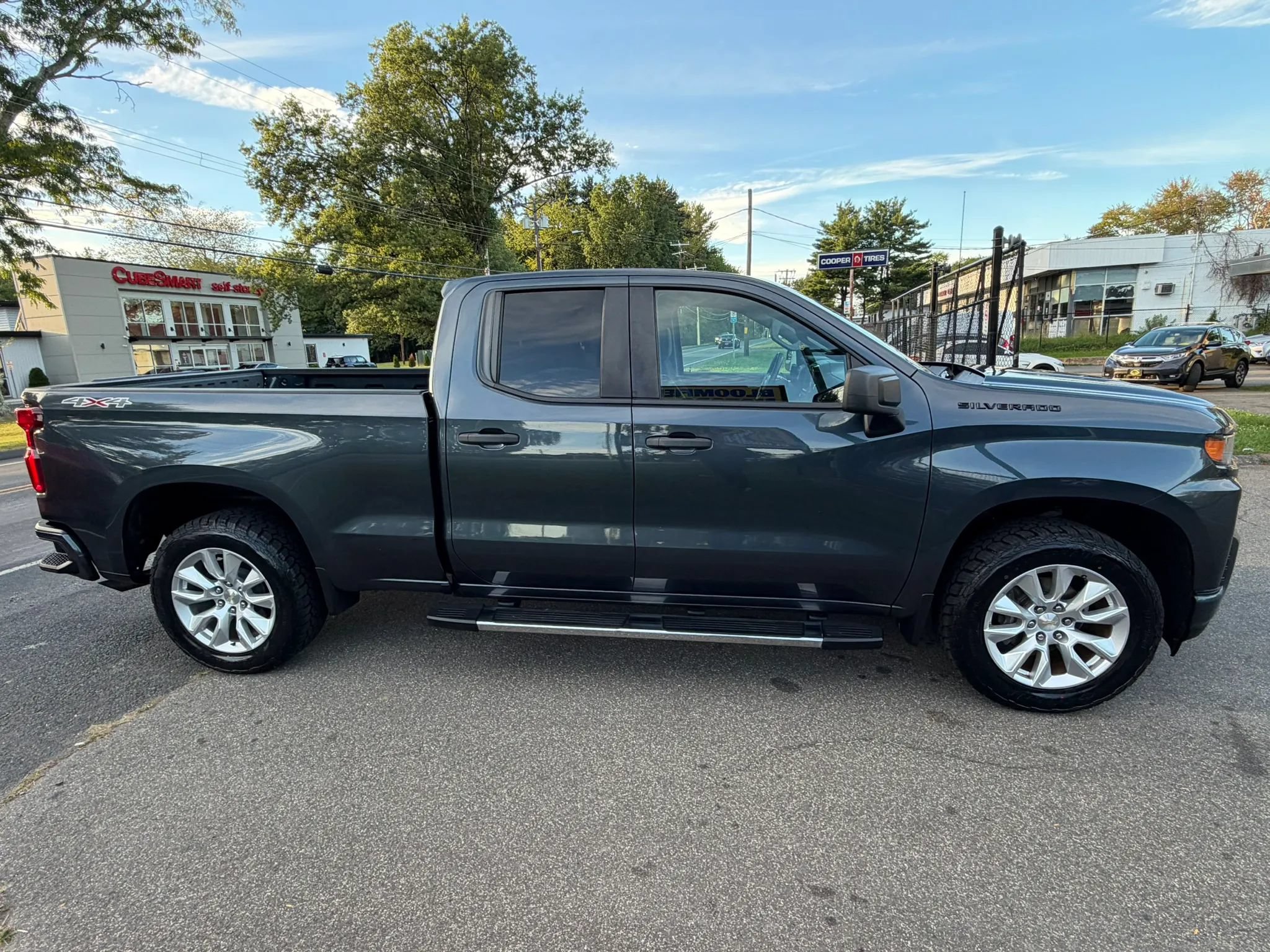 Used 2020 Chevrolet Silverado 1500 Custom w/ Custom Value Package AWD/4WD image 4