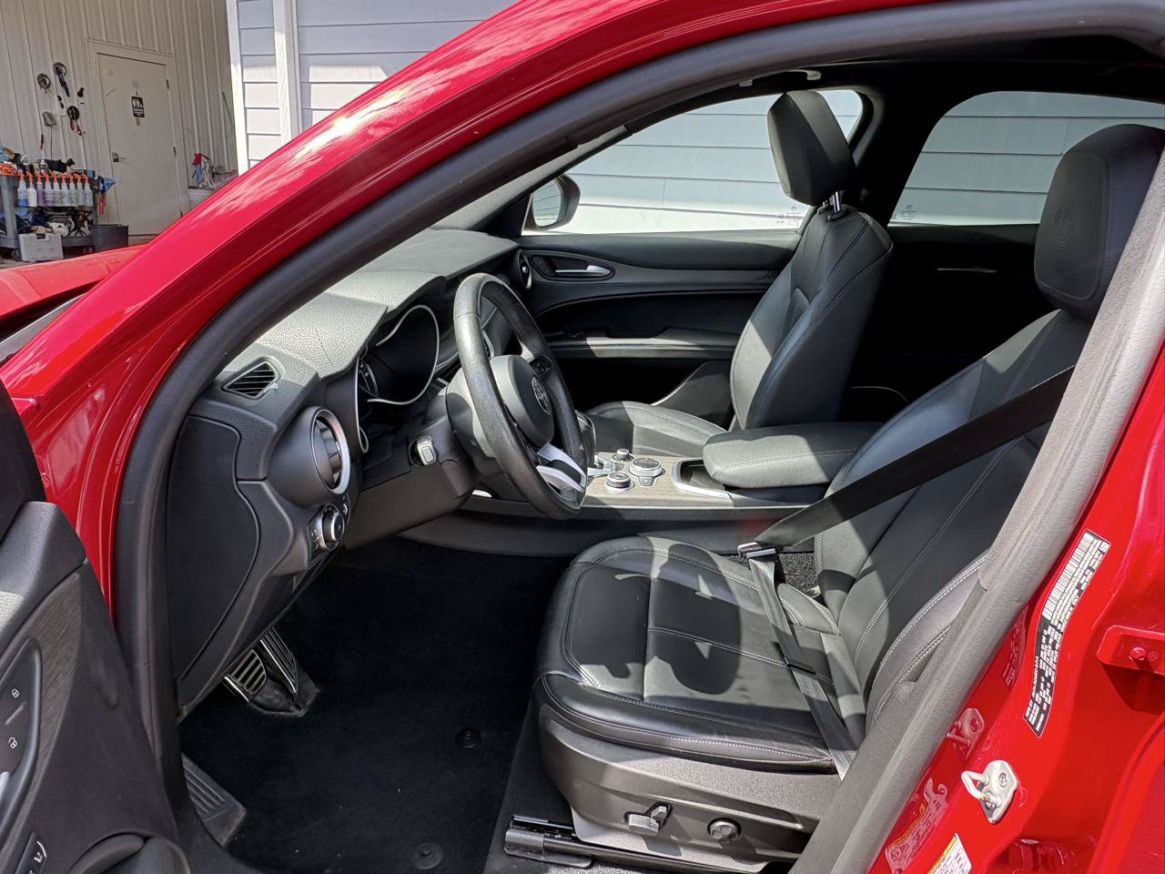 Used 2023 Alfa Romeo Stelvio Ti AWD/4WD image 9