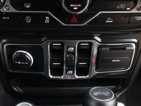 Used 2023 Jeep Wrangler Unlimited Sport AWD/4WD image 40