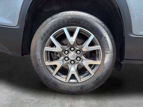 Used 2020 GMC Acadia SLE FWD image 23