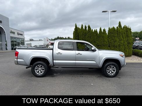 Used 2017 Toyota Tacoma SR5 w/ Tow Package AWD/4WD image 2