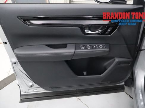 Used 2025 Honda CR-V EX-L image 11