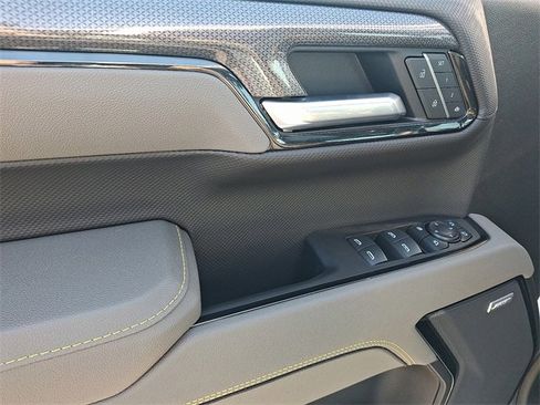 Used 2025 Chevrolet Silverado 1500 ZR2 w/ Technology Package image 12