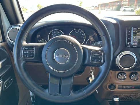 Used 2015 Jeep Wrangler Unlimited Sahara w/ Connectivity Group image 28