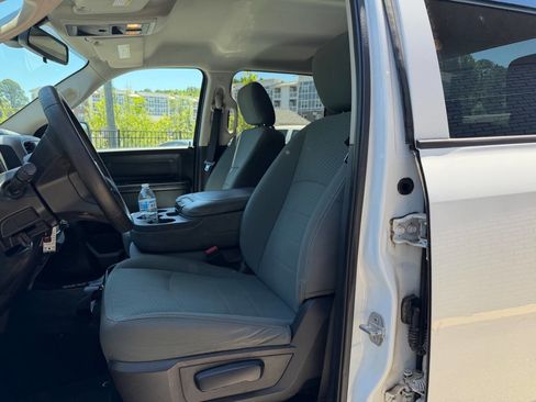 Used 2015 RAM 1500 Express RWD image 9