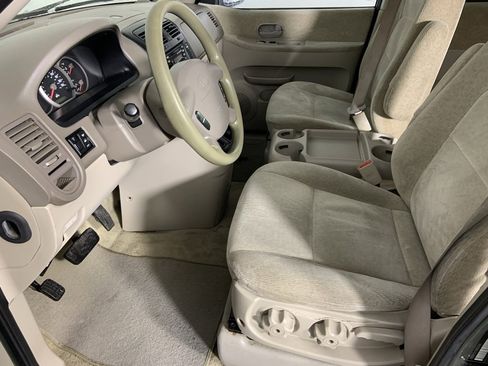 Used 2005 Kia Sedona EX image 13
