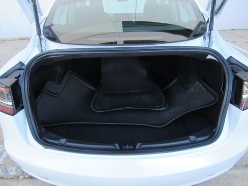 Used 2019 Tesla Model 3 Standard Range image 26
