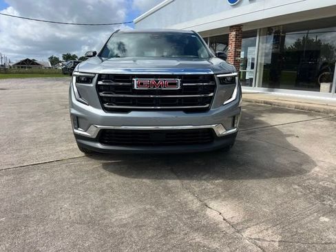 Used 2026 GMC Acadia Elevation w/ Elevation Premium Package FWD image 2