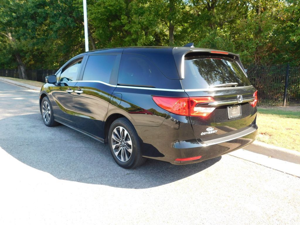 Certified 2024 Honda Odyssey EX-L image 3