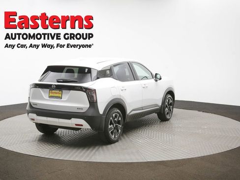 Used 2025 Nissan Kicks SV image 38