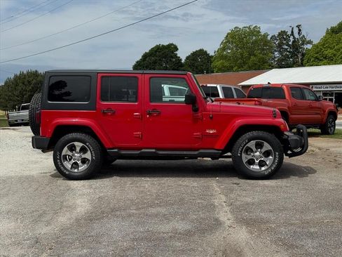 Used 2014 Jeep Wrangler Unlimited Sahara w/ Connectivity Group AWD/4WD image 2