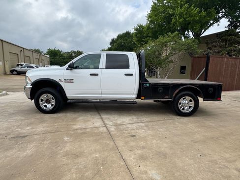 Used 2017 RAM 2500 Tradesman w/ Chrome Appearance Group AWD/4WD image 4