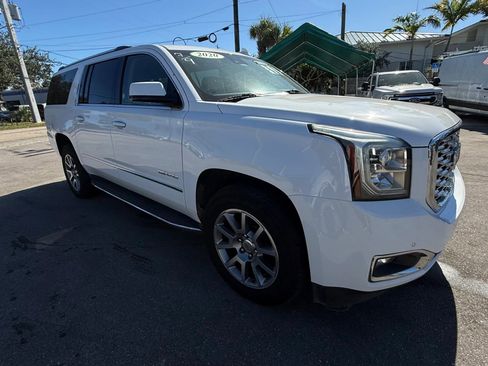 Used 2020 GMC Yukon XL Denali image 9