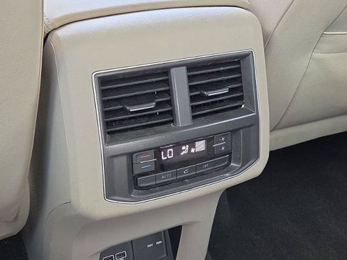 Used 2019 Volkswagen Atlas SEL R-Line AWD/4WD image 21