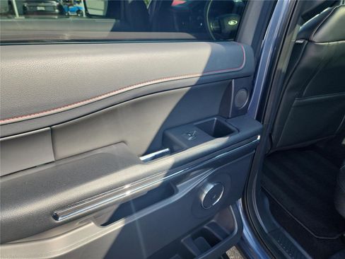 Used 2022 Ford Expedition Max Limited image 16