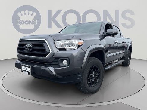 Used 2022 Toyota Tacoma SR5 w/ Technology Package AWD/4WD image 1