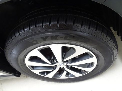 Used 2020 Subaru Outback Premium image 8