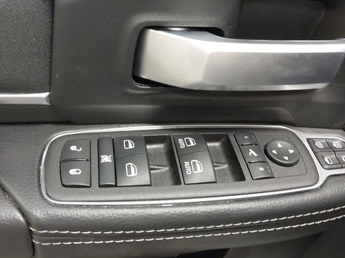 Used 2024 RAM 2500 Big Horn w/ Safety Group image 25