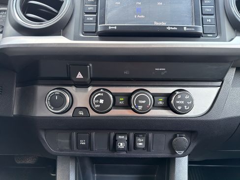 Used 2019 Toyota Tacoma SR5 AWD/4WD image 20