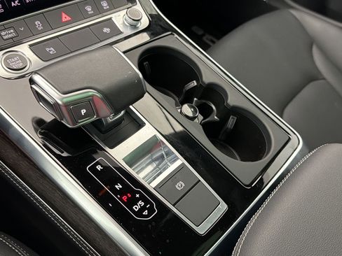 Used 2025 Audi Q8 Premium Plus AWD/4WD image 21
