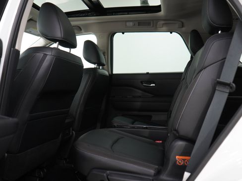 Used 2023 Nissan Pathfinder SL w/ SL Premium Package AWD/4WD image 19