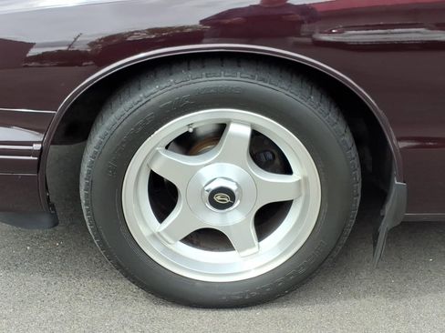 Used 1996 Chevrolet Impala SS RWD image 9