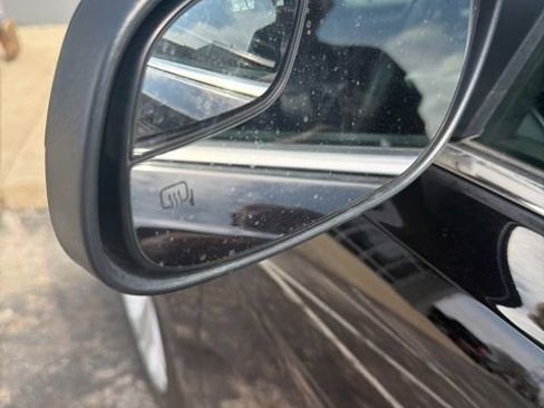 Used 2016 Ford Taurus SEL image 24