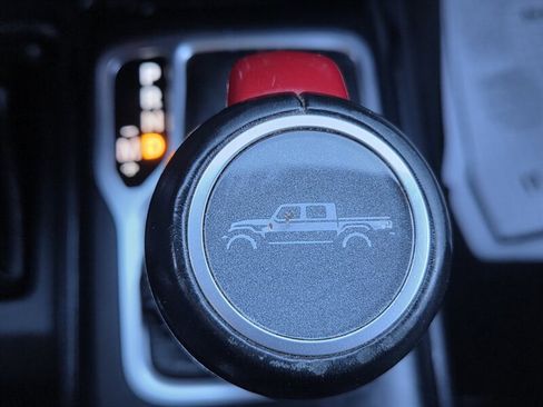 Used 2020 Jeep Gladiator Rubicon w/ Uconnect 4C Nav & Sound Group image 47