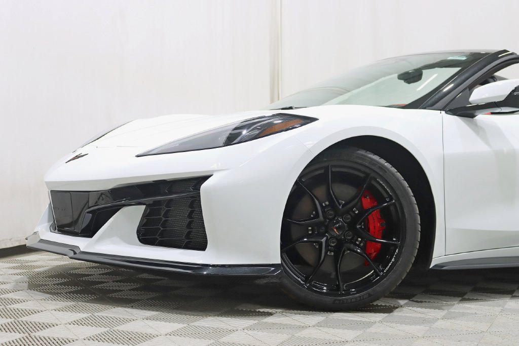 Used 2027 Chevrolet Corvette Grand Sport RWD image 3