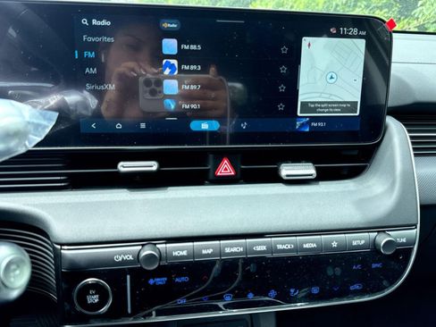 New 2025 Hyundai Ioniq 5 SEL image 18