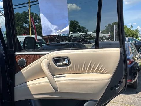 Used 2019 Nissan Armada Platinum w/ Interior Lighting Package AWD/4WD image 23