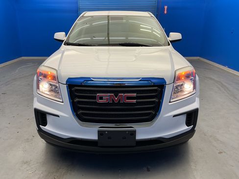 Used 2017 GMC Terrain SLE FWD image 3