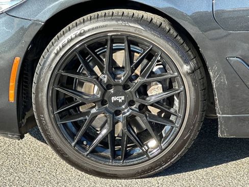 Used 2019 BMW 530e w/ M Sport Package image 32
