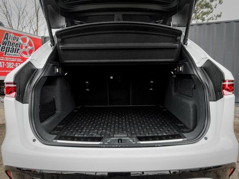 New 2026 Jaguar F-PACE R-Dynamic S image 8