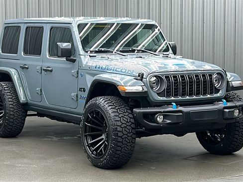 Used 2024 Jeep Wrangler Unlimited Rubicon 4xe image 7
