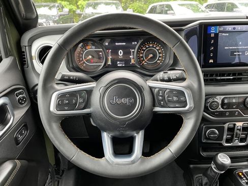 Used 2024 Jeep Wrangler Unlimited Sahara AWD/4WD image 16