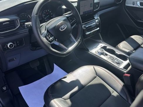 Used 2023 Ford Explorer ST-Line image 11