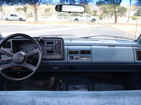 Used 1989 Chevrolet Silverado 2500 4x4 Regular Cab image 16