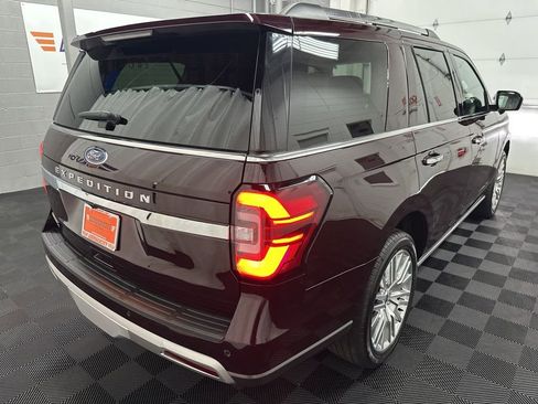 Used 2024 Ford Expedition Limited image 9