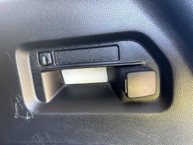 Used 2023 Ford Explorer XLT AWD/4WD image 44