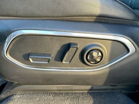 Used 2022 Jeep Wagoneer Series III RWD image 12