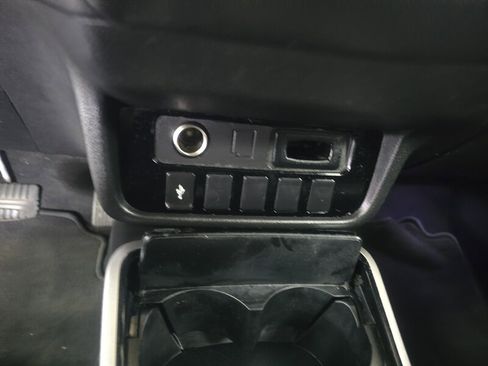 Used 2019 Mitsubishi Outlander SE image 24